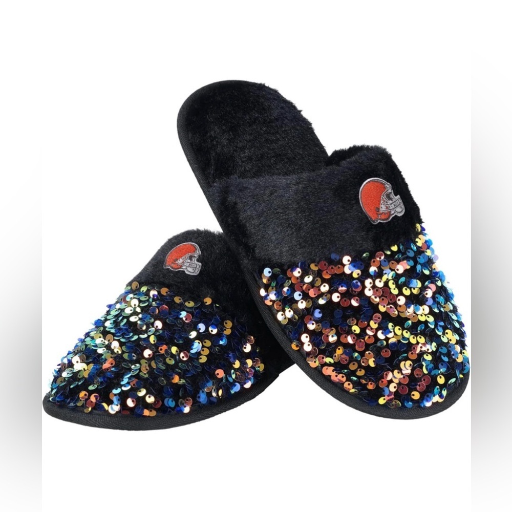 FOCO Women's Cleveland Browns NFL Team Logo Ladies Sequin Fashion Slippers